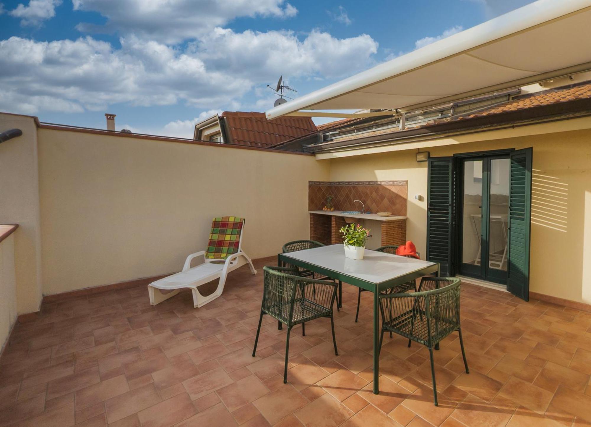 Magico Apartments - 450M Dalla Spiaggia Capo dʼOrlando Exterior foto