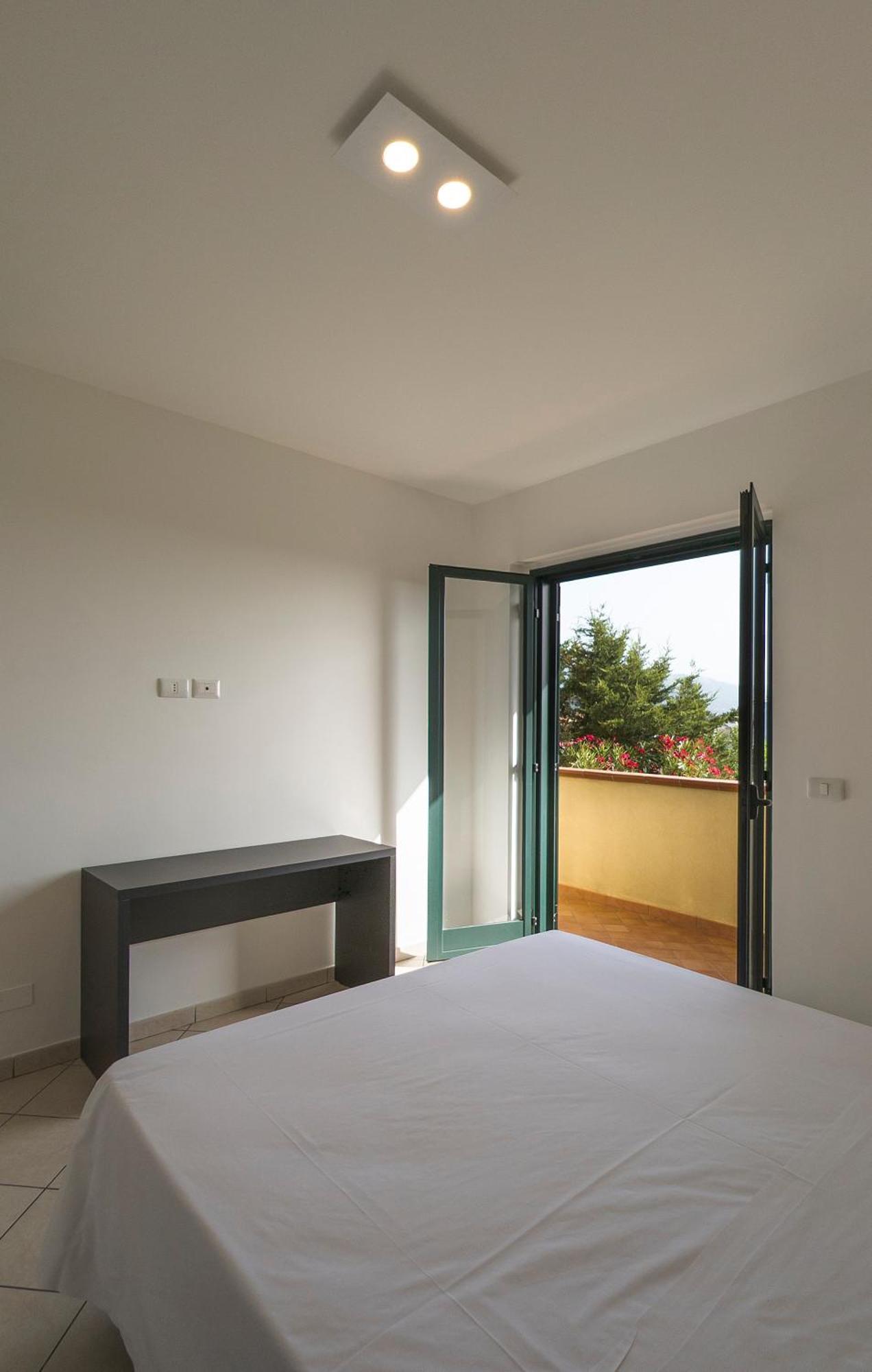Magico Apartments - 450M Dalla Spiaggia Capo dʼOrlando Exterior foto
