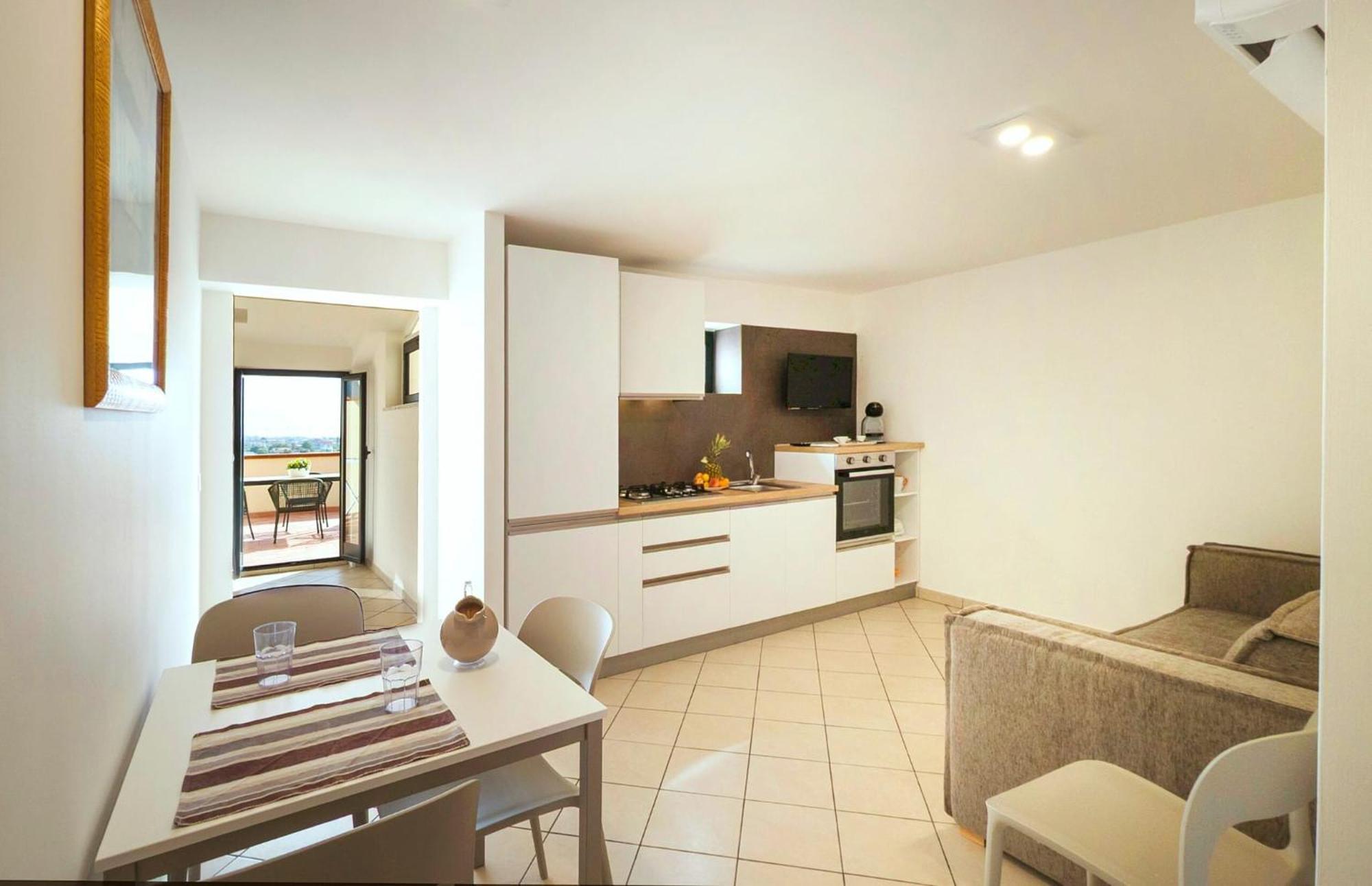 Magico Apartments - 450M Dalla Spiaggia Capo dʼOrlando Exterior foto